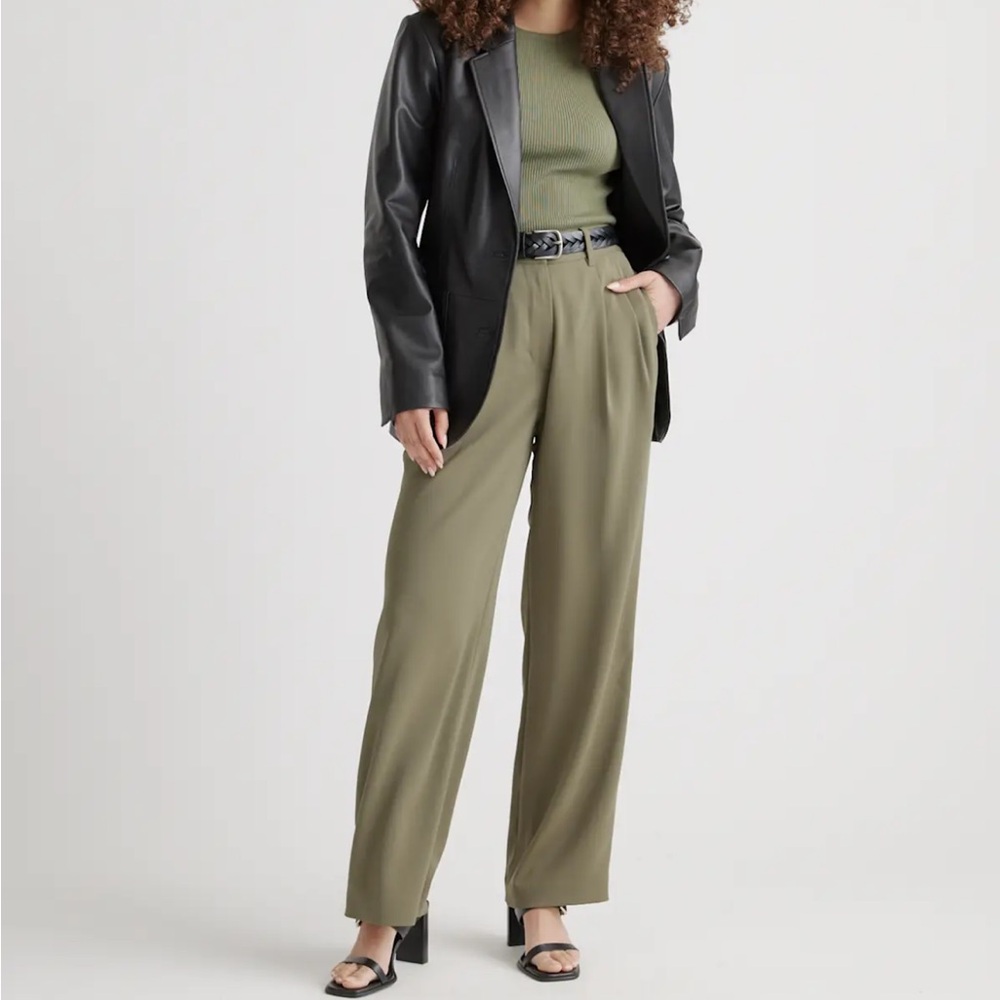 NWT 💚 QUINCE Olive Stretch Crepe Pleated Wide Leg Pants; Size 6, 30L - Picture 4 of 16